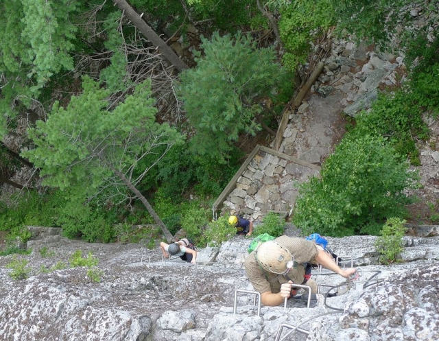  Arrampicata con graffette 
